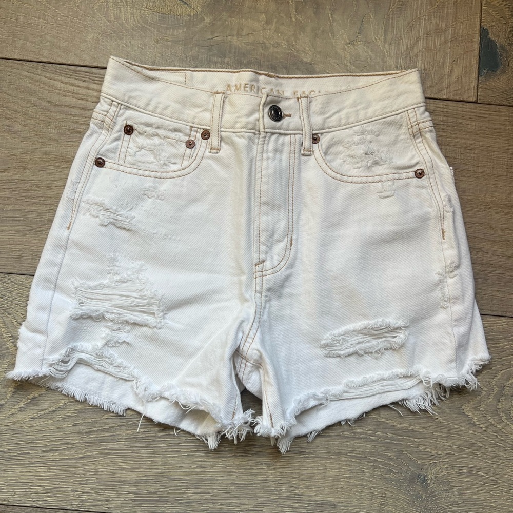 American Eagle White 00 Distressed Boyfriend Short